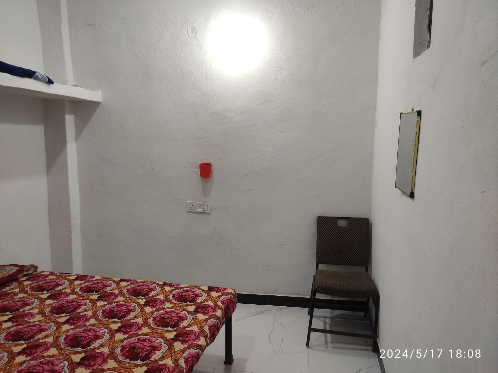 Kuber Bhandari Guest House And Hotel Sehore Ruang foto