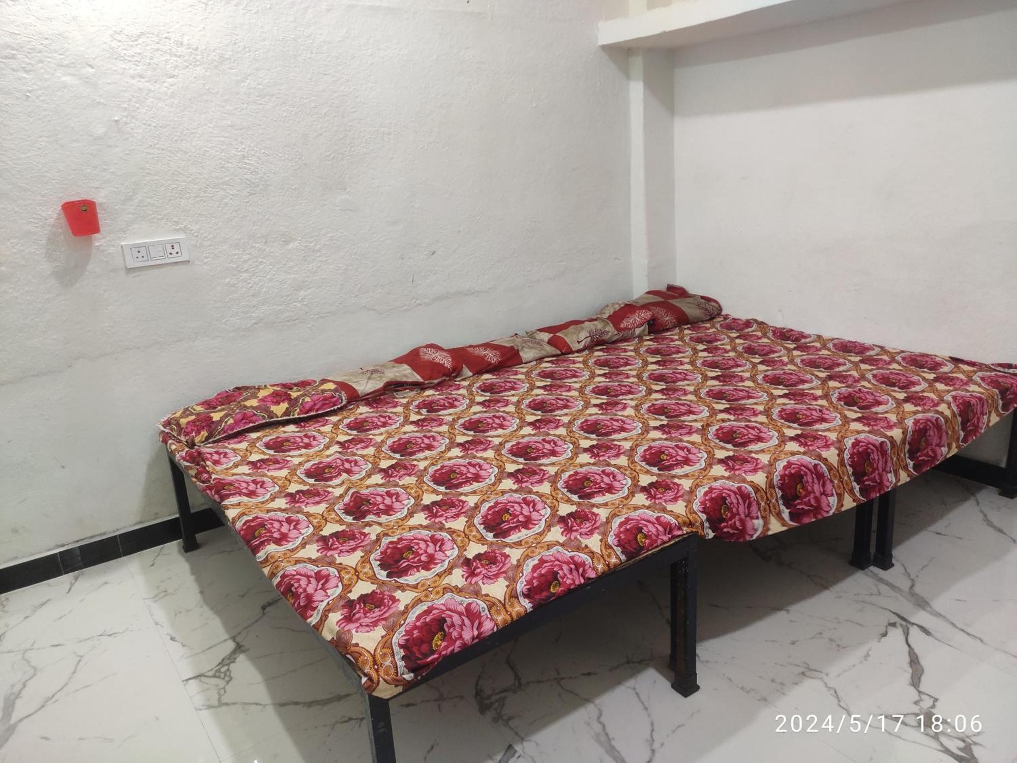 Kuber Bhandari Guest House And Hotel Sehore Bagian luar foto
